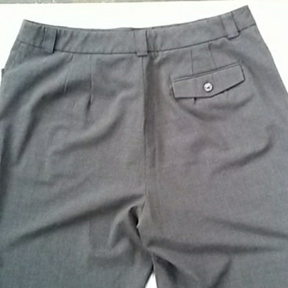 4/$25 Cutter and Buck Dressy Shorts in Black - Picture 2 of 5